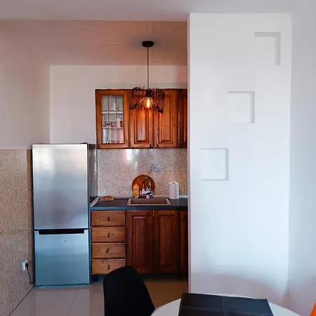 Cozy In The Center Apartment