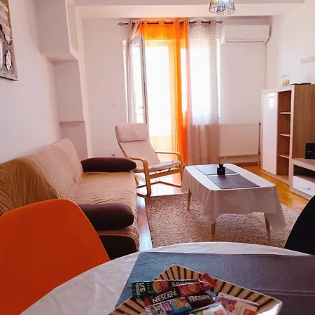 Cozy In The Center Apartment